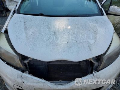 Zdjęcie 11 z 12 samochodu: 2013 TOYOTA YARIS 5-DOOR LE VIN:JTDKTUD32DD559172 - miniatura
