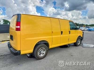 Trzecie zdjęcie samochodu z tyłu: 2021 CHEVROLET EXPRESS 2500 CARGO DELIVERY VAN VIN:1GCWGAFP2M1167427 - miniatura