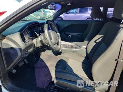 Zdjęcie 7 z 13 samochodu: 2018 DODGE CHALLENGER SXT VIN:2C3CDZAG5JH172267 - miniatura