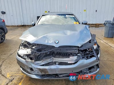 Piąte zdjęcie samochodu w środku: 2019 BMW 5 SERIES 530XE VIN:WBAJB1C52KB376201 - miniatura