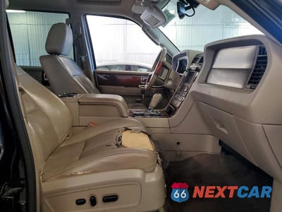 Zdjęcie 7 z 13 samochodu: 2011 LINCOLN NAVIGATOR L VIN:5LMJJ3J55BEJ00851 - miniatura