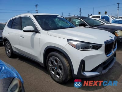 Czwarte zdjęcie samochodu z boku: 2023 BMW X1 XDRIVE28I VIN:WBX73EF0XP5Y21522 - miniatura