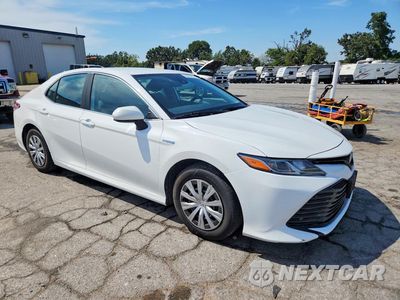 Czwarte zdjęcie samochodu z boku: 2020 TOYOTA CAMRY LE VIN:4T1C31AK6LU535787 - miniatura