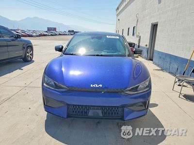 Piąte zdjęcie samochodu w środku: 2023 KIA EV6 GT VIN:KNDC5DLE7P5133851 - miniatura
