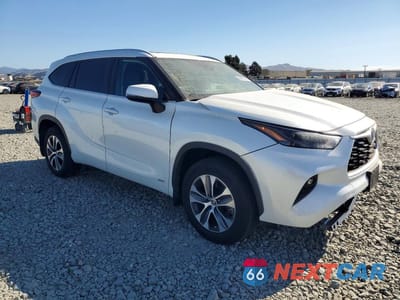 Czwarte zdjęcie samochodu z boku: 2023 TOYOTA HIGHLANDER HYBRID XLE VIN:5TDKBRCH7PS114786 - miniatura