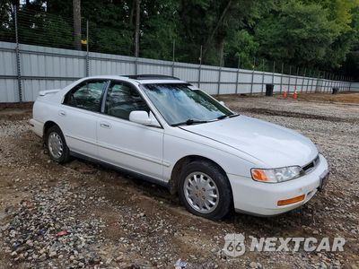 Czwarte zdjęcie samochodu z boku: 1996 HONDA ACCORD EX VIN:1HGCD5650TA069871 - miniatura