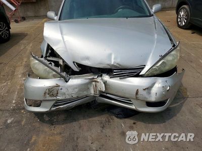 Zdjęcie 11 z 13 samochodu: 2005 TOYOTA CAMRY LE VIN:4T1BE32K75U957103 - miniatura