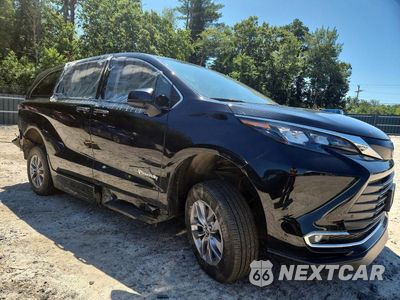 Czwarte zdjęcie samochodu z boku: 2024 TOYOTA SIENNA XLE VIN:5TDYRKEC5RS188659 - miniatura