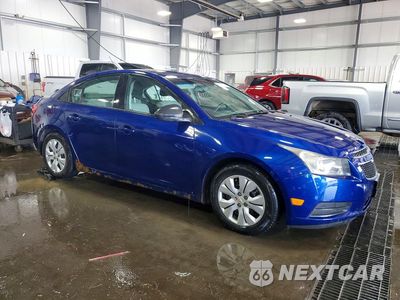 Czwarte zdjęcie samochodu z boku: 2013 CHEVROLET CRUZE LS VIN:1G1PA5SH3D7188482 - miniatura