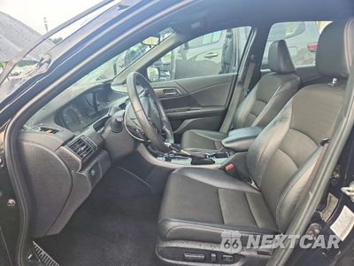 Zdjęcie 7 z 12 samochodu: 2017 HONDA ACCORD SPORT VIN:1HGCR2F57HA026281 - miniatura