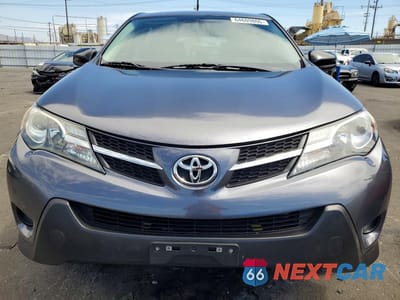 Piąte zdjęcie samochodu w środku: 2015 TOYOTA RAV4 LE VIN:JTMZFREV6FD063295 - miniatura