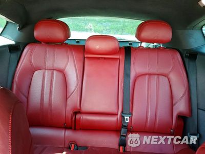 Zdjęcie 10 z 13 samochodu: 2017 MASERATI LEVANTE SPORT VIN:ZN661XUSXHX257776 - miniatura