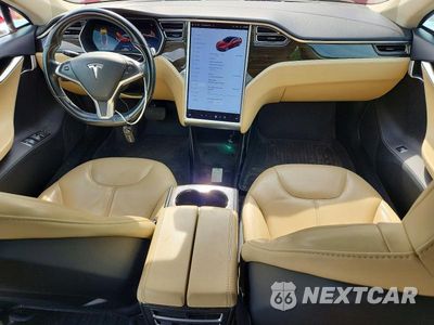 Zdjęcie 8 z 12 samochodu: 2014 TESLA MODEL S VIN:5YJSA1S10EFP43459 - miniatura