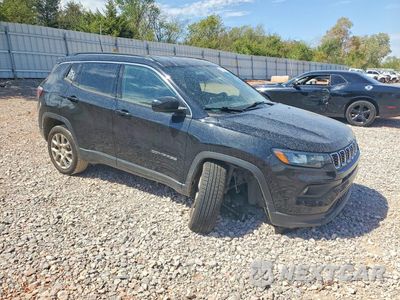 Czwarte zdjęcie samochodu z boku: 2024 JEEP COMPASS LATITUDE LUX VIN:3C4NJDFN2RT169109 - miniatura