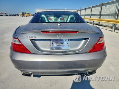 Zdjęcie 6 z 12 samochodu: 2015 MERCEDES-BENZ SLK 250 VIN:WDDPK4HA8FF109105 - miniatura