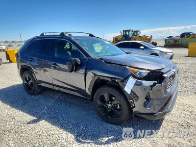Czwarte zdjęcie samochodu z boku: 2019 TOYOTA RAV4 XSE VIN:JTMEWRFV7KJ019167 - miniatura