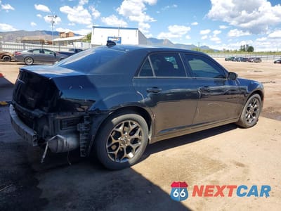 Trzecie zdjęcie samochodu z tyłu: 2015 CHRYSLER 300 S VIN:2C3CCAGG1FH882947 - miniatura