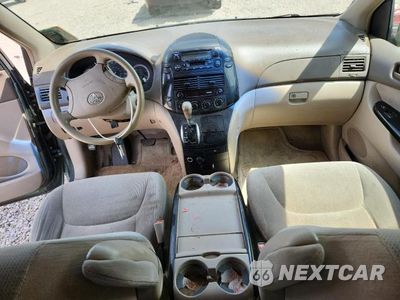 Zdjęcie 8 z 13 samochodu: 2004 TOYOTA SIENNA LE 7 PASSENGER VIN:5TDZA23C24S101260 - miniatura