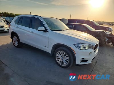 Czwarte zdjęcie samochodu z boku: 2015 BMW X5 XDRIVE50I VIN:5UXKR6C57F0J76429 - miniatura