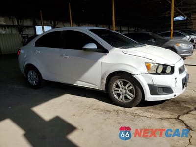 Czwarte zdjęcie samochodu z boku: 2012 CHEVROLET SONIC LT VIN:1G1JC5SH0C4103873 - miniatura
