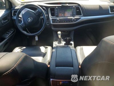 Zdjęcie 8 z 13 samochodu: 2018 TOYOTA HIGHLANDER XLE VIN:5TDJZRFH4JS870148 - miniatura