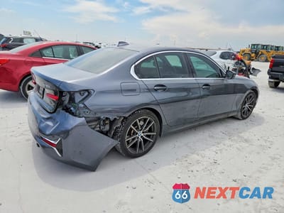 Trzecie zdjęcie samochodu z tyłu: 2019 BMW 330I VIN:WBA5R1C58KAJ99012 - miniatura