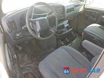 Zdjęcie 8 z 13 samochodu: 2001 GMC SAVANA G3500 VIN:1GTHG39R611100875 - miniatura