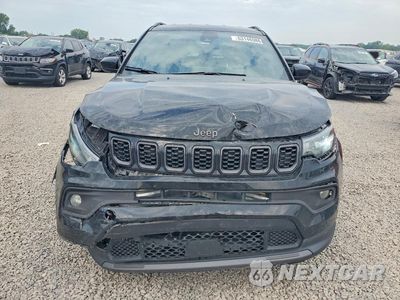 Piąte zdjęcie samochodu w środku: 2025 JEEP COMPASS LATITUDE VIN:3C4NJDBN5ST586591 - miniatura