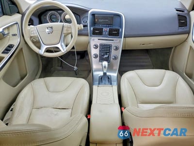 Zdjęcie 8 z 13 samochodu: 2013 VOLVO XC60 T6 VIN:YV4902DZ4D2371987 - miniatura
