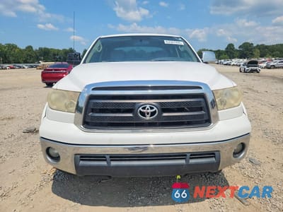 Piąte zdjęcie samochodu w środku: 2010 TOYOTA TUNDRA CREWMAX SR5 VIN:5TFEM5F1XAX016027 - miniatura