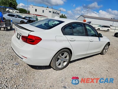 Trzecie zdjęcie samochodu z tyłu: 2016 BMW 328 XI SULEV VIN:WBA8E3G59GNT77881 - miniatura