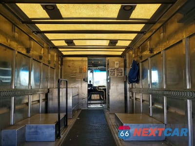 Zdjęcie 10 z 13 samochodu: 2010 FORD E450 - DELIVERY TRUCK VIN:1FC4E4KL0ADB01020 - miniatura