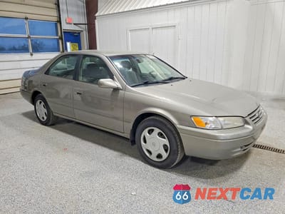 Czwarte zdjęcie samochodu z boku: 1998 TOYOTA CAMRY LE V6 VIN:JT2BF22K2W0140960 - miniatura