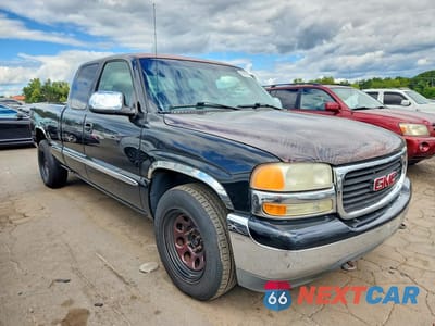 Czwarte zdjęcie samochodu z boku: 2002 GMC NEW SIERRA C1500 VIN:2GTEC19V021274730 - miniatura