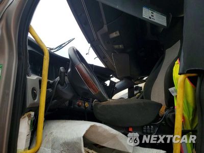 Zdjęcie 7 z 14 samochodu: 2022 FREIGHTLINER CASCADIA 126 SEMI TRUCK VIN:3AKJHHDR1NSNA7931 - miniatura