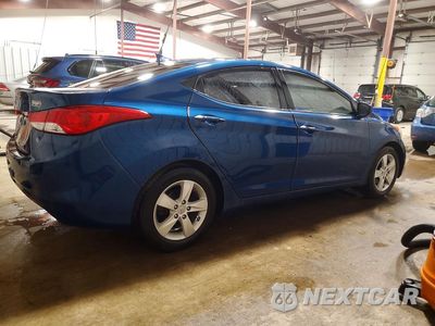 Trzecie zdjęcie samochodu z tyłu: 2013 HYUNDAI ELANTRA GLS VIN:KMHDH4AE3DU948950 - miniatura