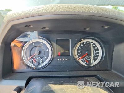 Zdjęcie 9 z 12 samochodu: 2015 RAM 2500 ST VIN:3C6UR5CL3FG570869 - miniatura