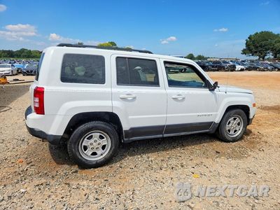 Trzecie zdjęcie samochodu z tyłu: 2016 JEEP PATRIOT SPORT VIN:1C4NJPBB6GD562210 - miniatura
