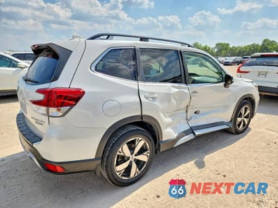 Trzecie zdjęcie samochodu z tyłu: 2021 SUBARU FORESTER TOURING VIN:JF2SKAXC7MH546697 - miniatura