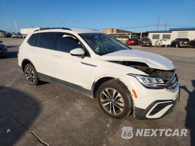 Czwarte zdjęcie samochodu z boku: 2022 VOLKSWAGEN TIGUAN S VIN:3VV1B7AX8NM143576 - miniatura