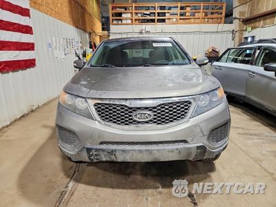 Piąte zdjęcie samochodu w środku: 2011 KIA SORENTO LX VIN:5XYKTCA18BG134552 - miniatura