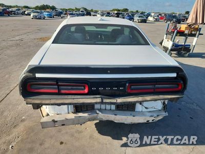 Zdjęcie 6 z 12 samochodu: 2018 DODGE CHALLENGER SXT VIN:2C3CDZAG1JH229158 - miniatura