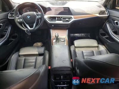 Zdjęcie 8 z 12 samochodu: 2019 BMW 330XI VIN:3MW5R7J5XK8B02698 - miniatura