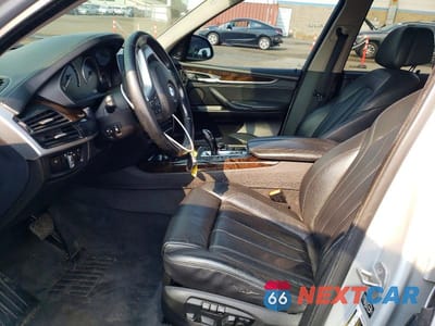 Zdjęcie 7 z 13 samochodu: 2015 BMW X5 XDRIVE50I VIN:5UXKR6C55F0J74114 - miniatura