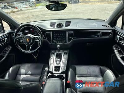 Piąte zdjęcie samochodu w środku: 2017 PORSCHE MACAN GTS VIN:WP1AG2A56HLB55313 - miniatura