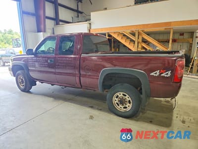 Drugie zdjęcie samochodu z przodu: 2003 CHEVROLET SILVERADO K2500 HEAVY DUTY VIN:1GCHK29U73E344625 - miniatura
