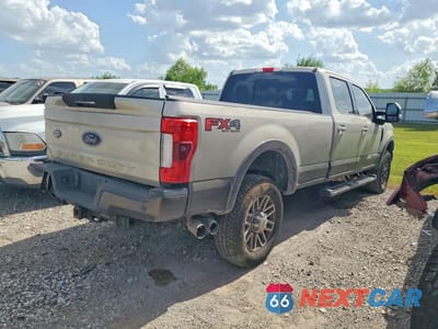 Trzecie zdjęcie samochodu z tyłu: 2017 FORD F350 SUPER DUTY VIN:1FT8W3BT3HEE02295 - miniatura