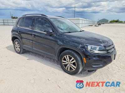 Czwarte zdjęcie samochodu z boku: 2017 VOLKSWAGEN TIGUAN S VIN:WVGAV7AXXHK013795 - miniatura
