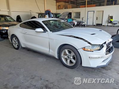 Czwarte zdjęcie samochodu z boku: 2018 FORD MUSTANG VIN:1FA6P8TH4J5163623 - miniatura