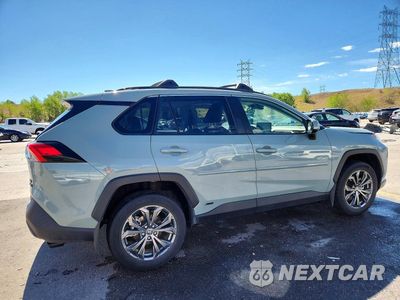 Trzecie zdjęcie samochodu z tyłu: 2023 TOYOTA RAV4 XLE PREMIUM VIN:JTMB6RFV9PD542831 - miniatura
